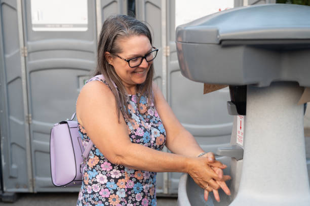 Best Portable restroom trailer rental  in West Peoria, IL